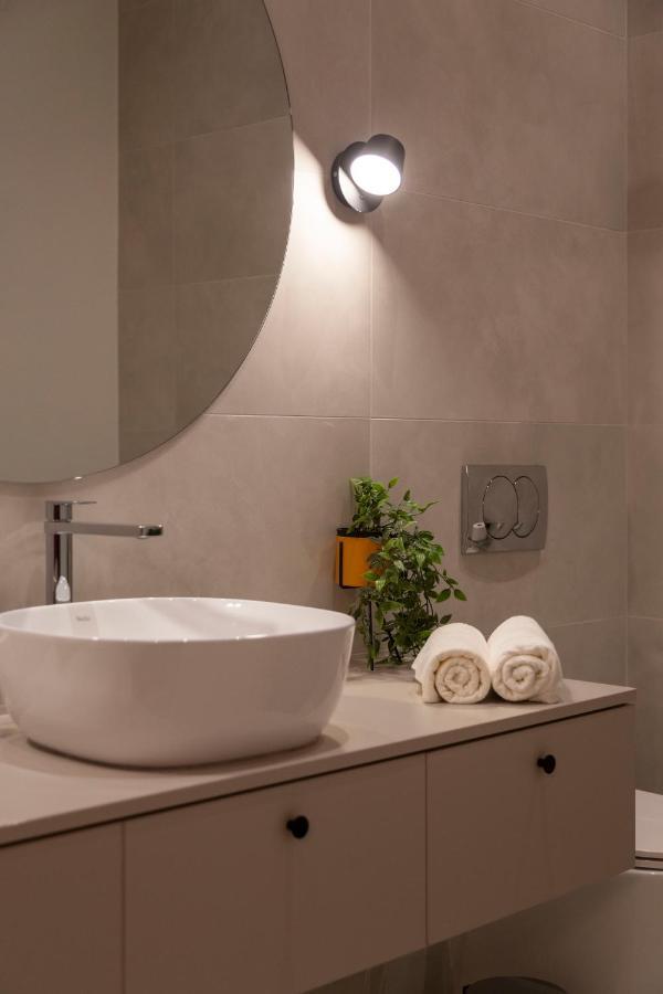 Luxurious Minimalist Residence With Sauna By Prestige Homes Budapest Kültér fotó