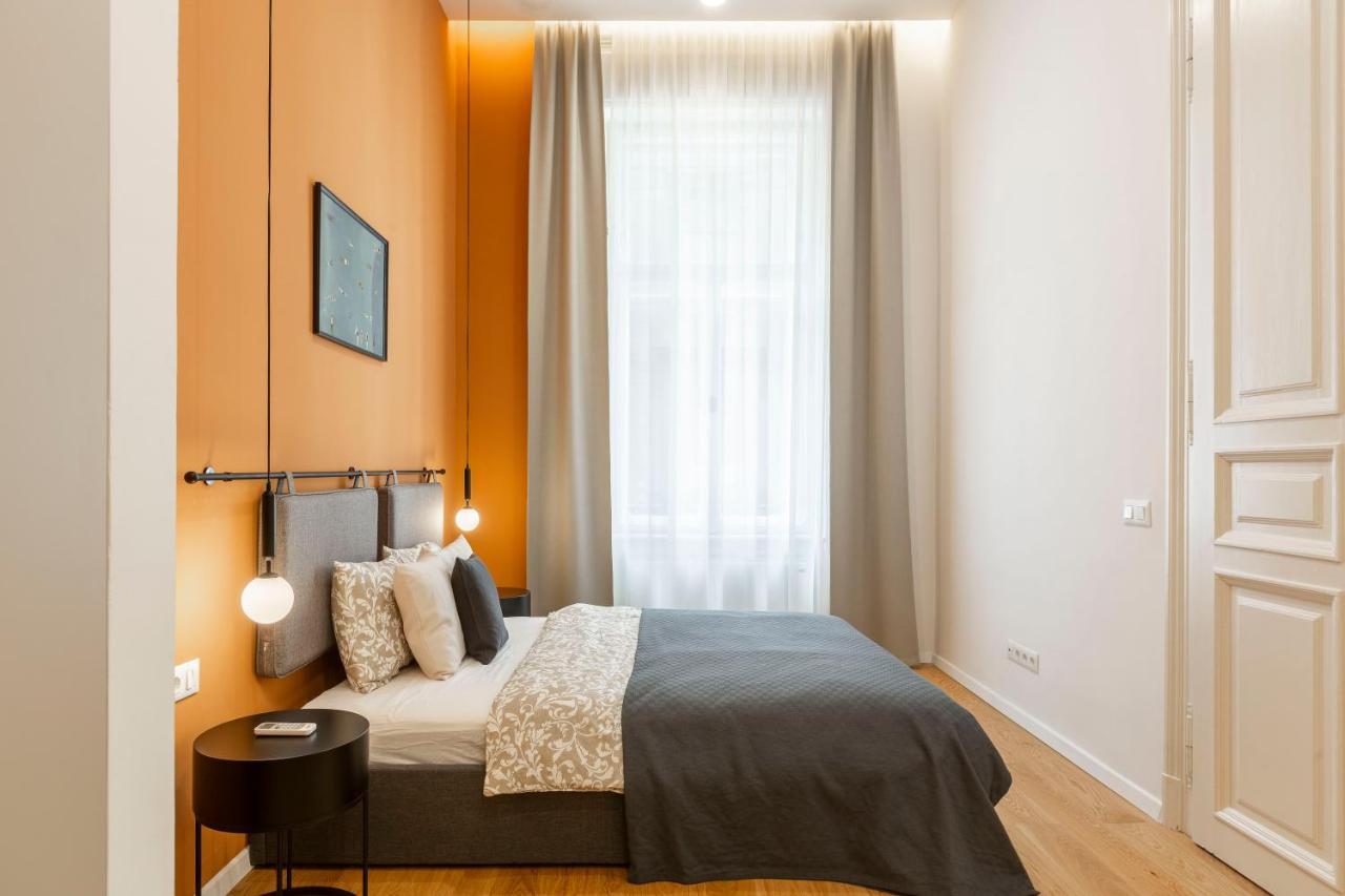 Luxurious Minimalist Residence With Sauna By Prestige Homes Budapest Kültér fotó