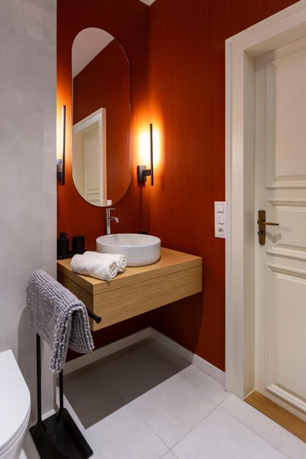 Luxurious Minimalist Residence With Sauna By Prestige Homes Budapest Kültér fotó
