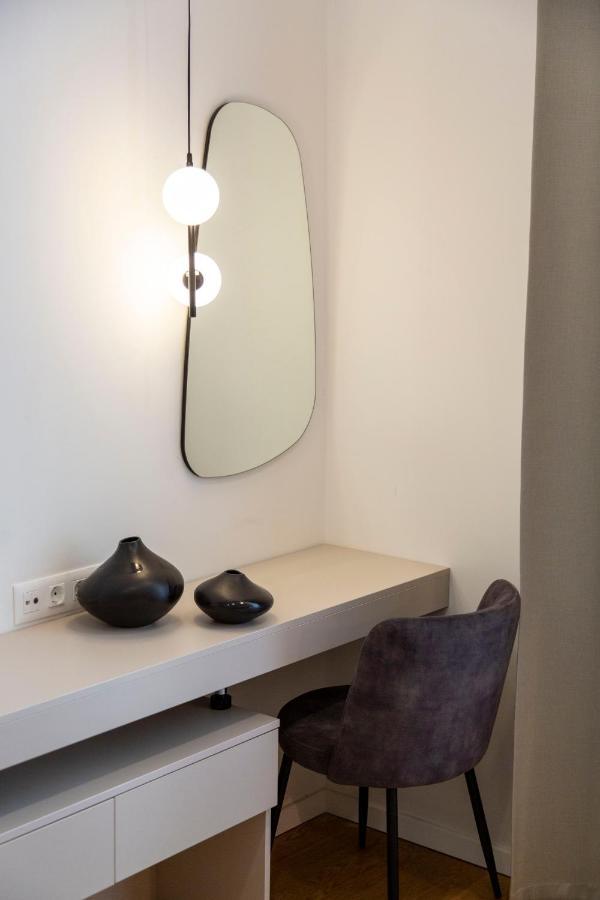 Luxurious Minimalist Residence With Sauna By Prestige Homes Budapest Kültér fotó