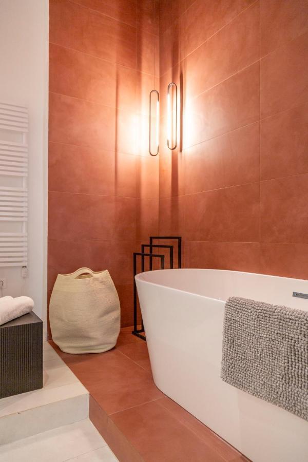 Luxurious Minimalist Residence With Sauna By Prestige Homes Budapest Kültér fotó