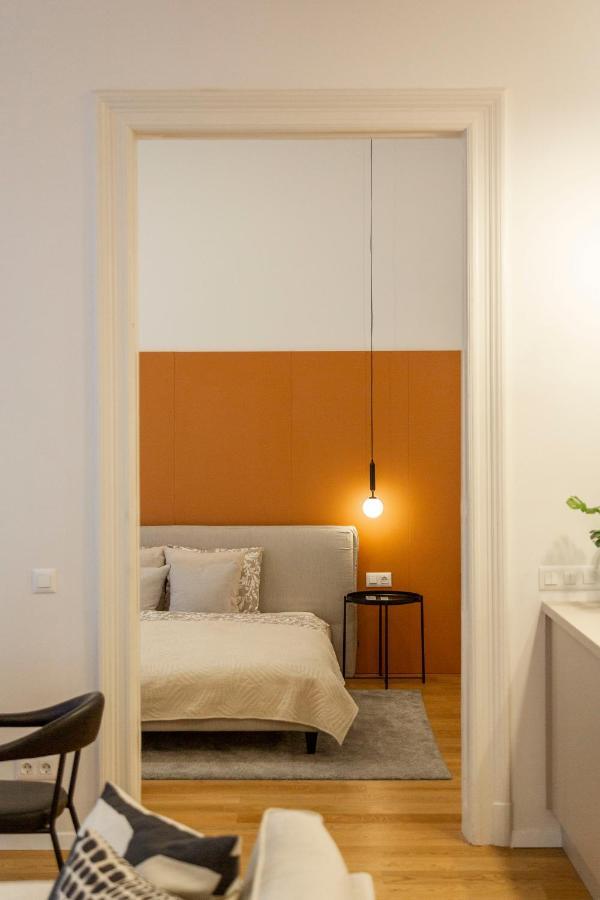 Luxurious Minimalist Residence With Sauna By Prestige Homes Budapest Kültér fotó