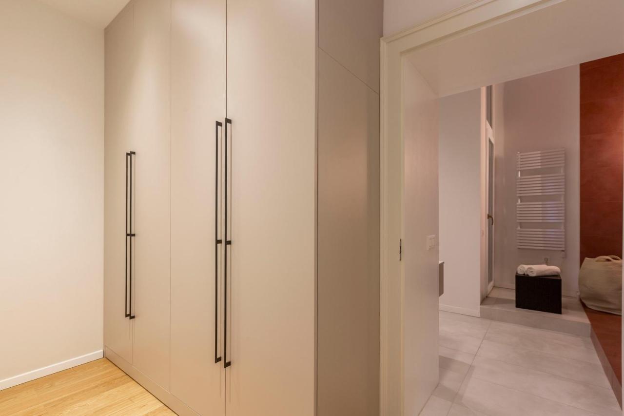 Luxurious Minimalist Residence With Sauna By Prestige Homes Budapest Kültér fotó